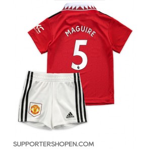 Manchester United Harry Maguire #5 Hemmatröja Barn 2022-23 Kortärmad (+ korta byxor)